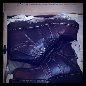 Dr. Martens Darby st Teak work boots never worn